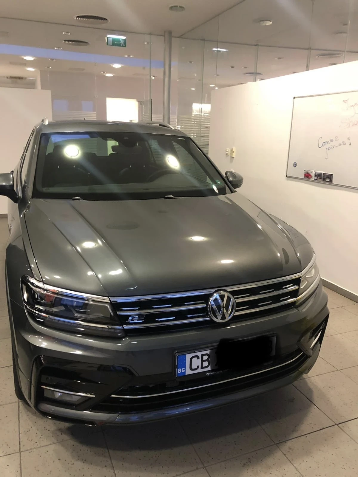 VW Tiguan R-Line, снимка 2 - Автомобили и джипове - 54424289