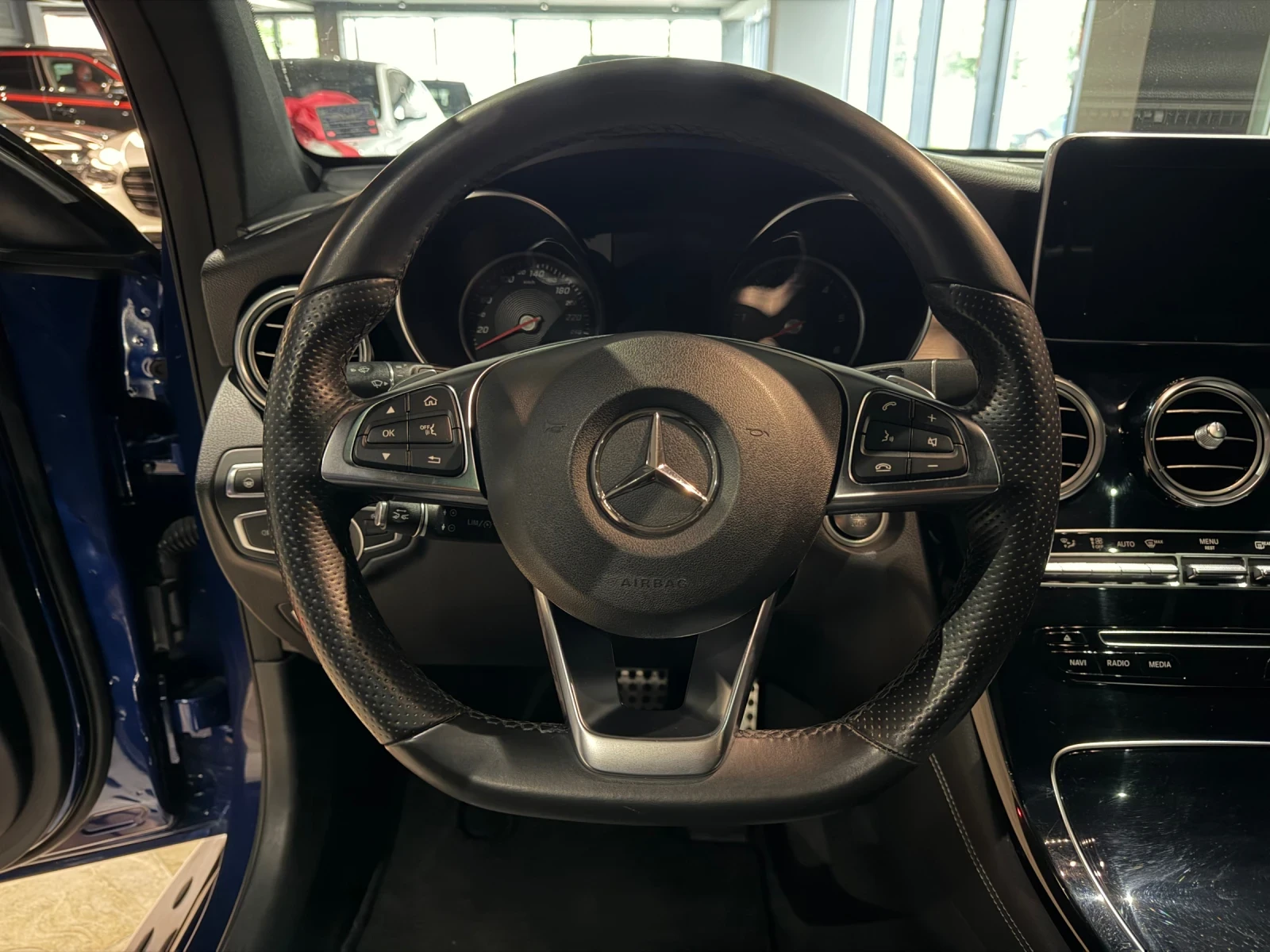 Mercedes-Benz GLC 250 d 4M AMG , снимка 7 - Автомобили и джипове - 54565404