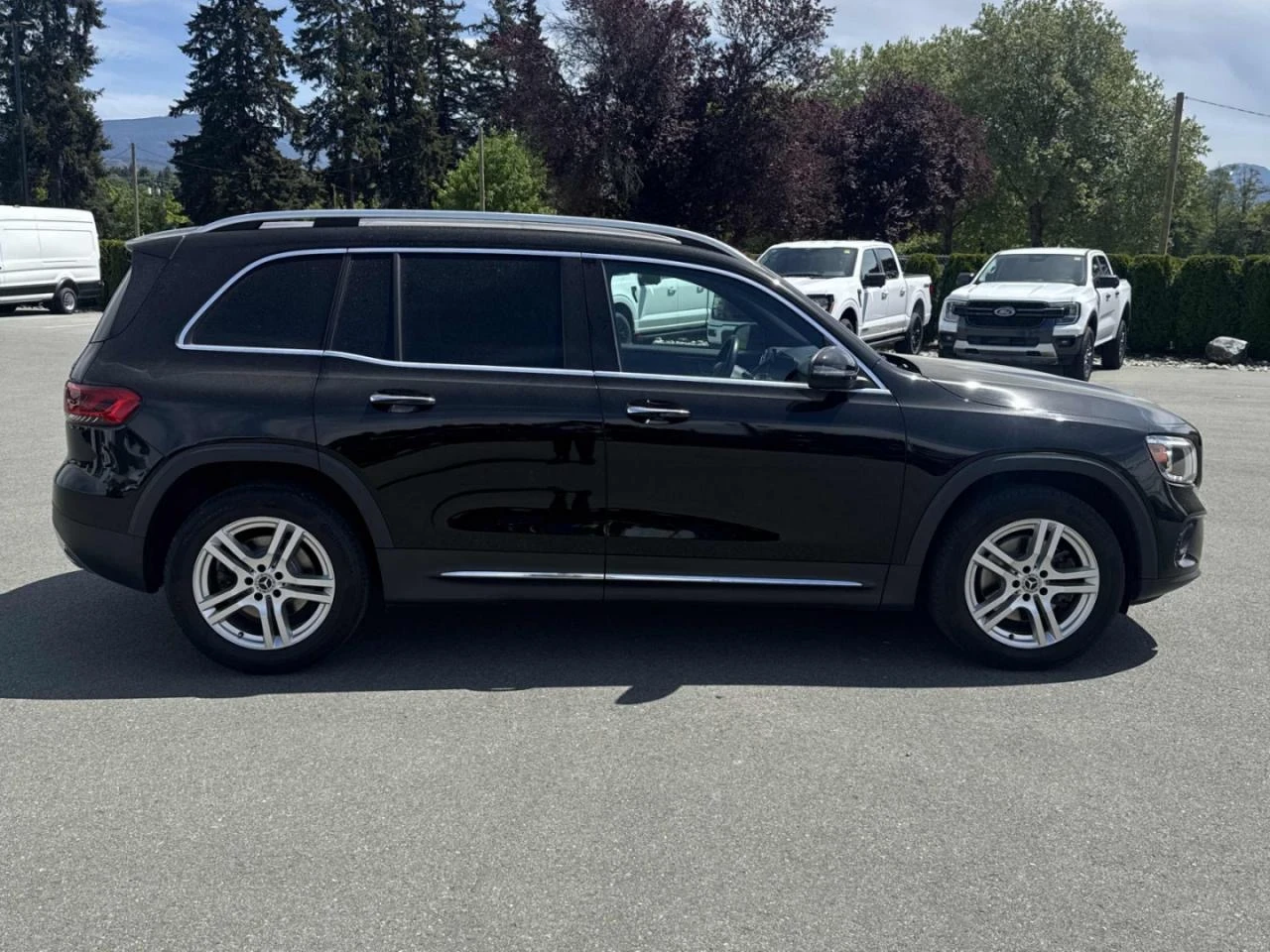 Mercedes-Benz GLB 250 2020 4Matic * Перфектен * Пано* Подгрев, снимка 3 - Автомобили и джипове - 54577091
