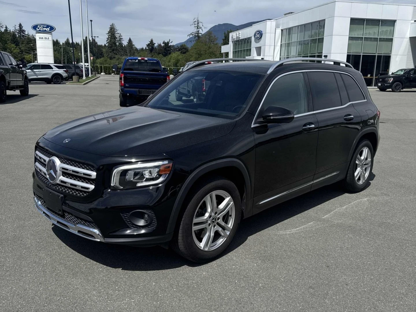 Mercedes-Benz GLB 250 2020 4Matic * Перфектен * Пано* Подгрев