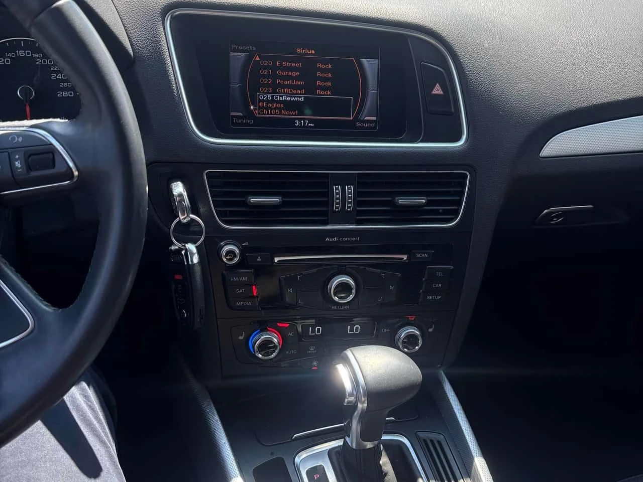 Audi Q5  2.0L Progressiv | КОЖА | ПАНОРАМА | ПОДГРЕВИ , снимка 8 - Автомобили и джипове - 54642459