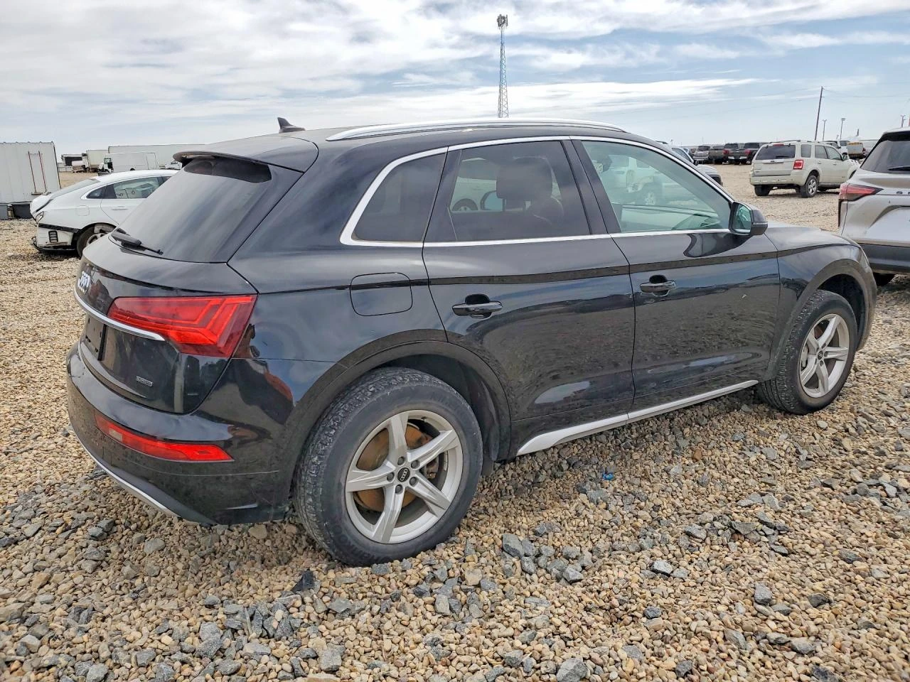 Audi Q5 2.0l Premium, снимка 3 - Автомобили и джипове - 54705935