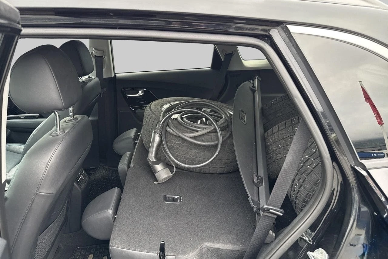 Kia Niro Exclusive 64kWh, снимка 11 - Автомобили и джипове - 56336135