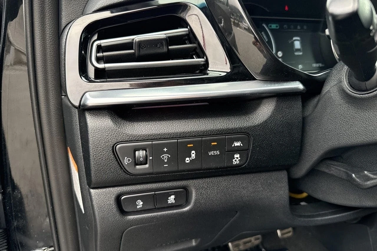 Kia Niro Exclusive 64kWh, снимка 13 - Автомобили и джипове - 56336135