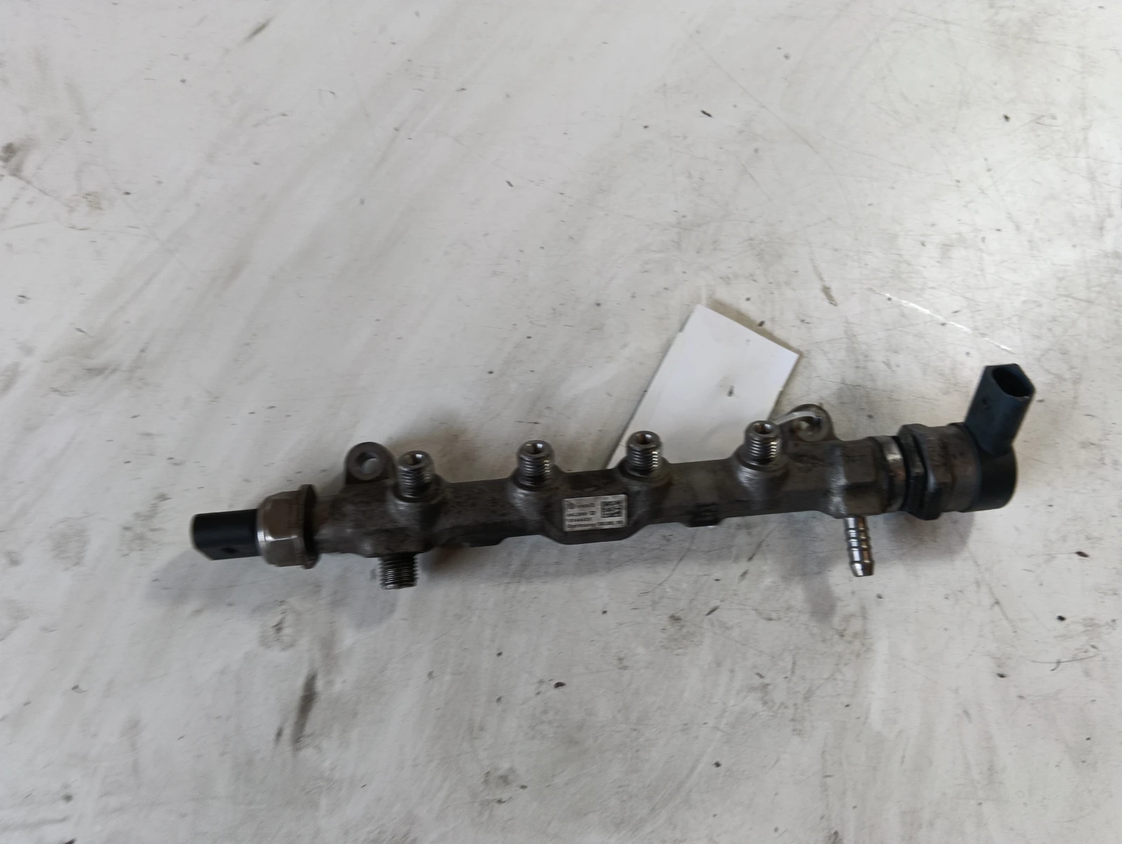 горивна рейка 2.0 04L125 04L089D 057130764AB 04L906054 Audi A3