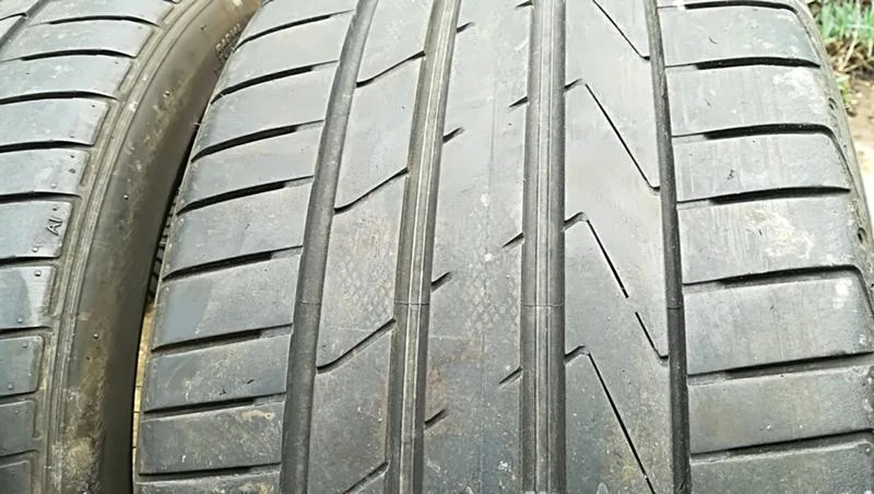 Гуми Летни 255/35R19, снимка 5 - Гуми и джанти - 25305660