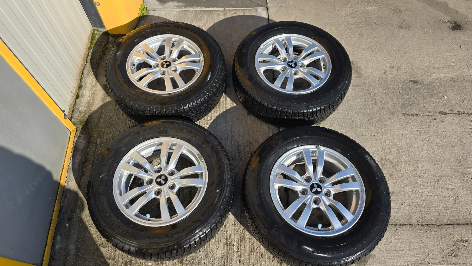 ���� � ������ 215/70R16 �� Mitsubishi Outlander | Mobile.bg � ����������� 1