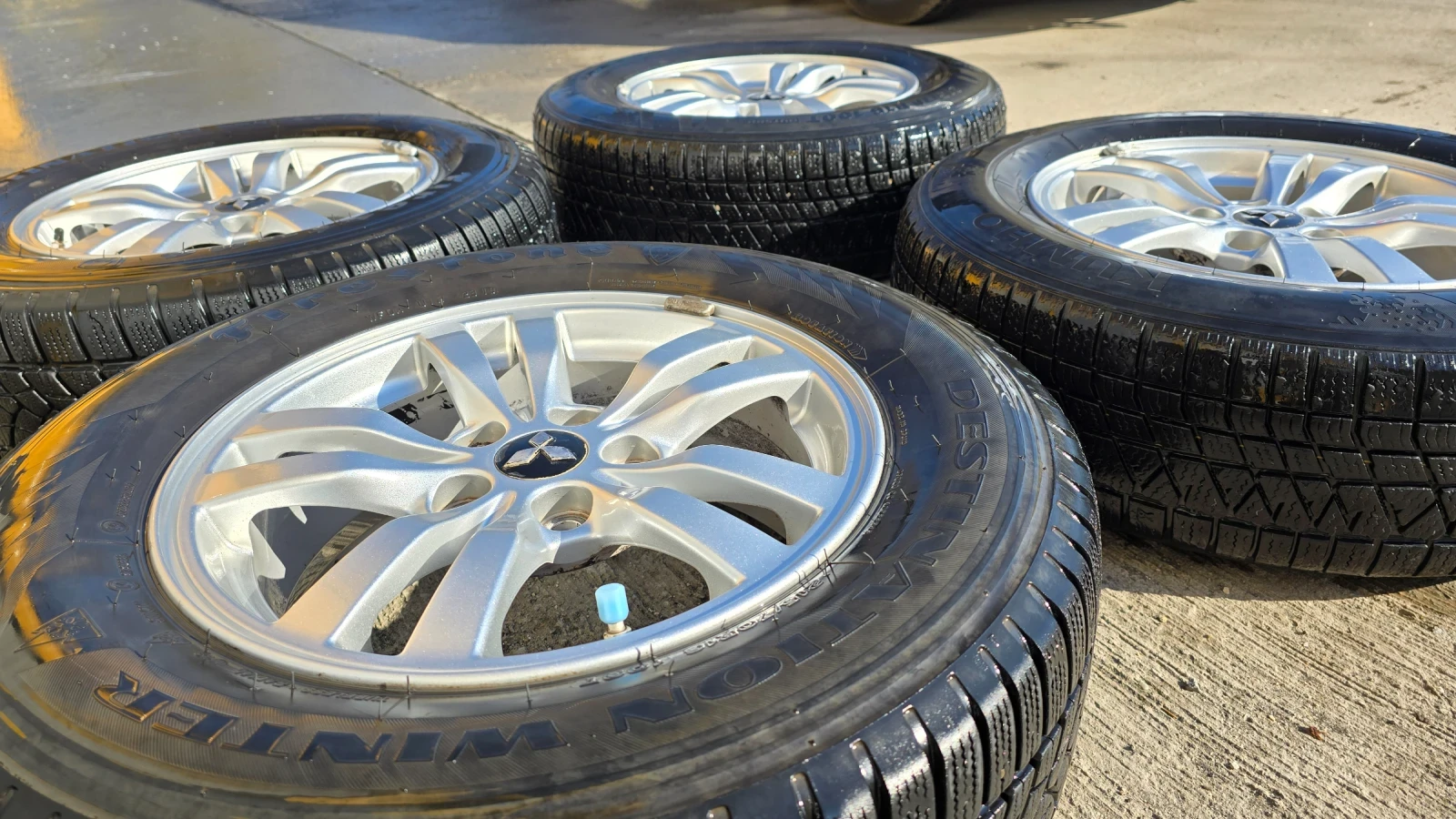 ���� � ������ 215/70R16 �� Mitsubishi Outlander | Mobile.bg � ����������� 2