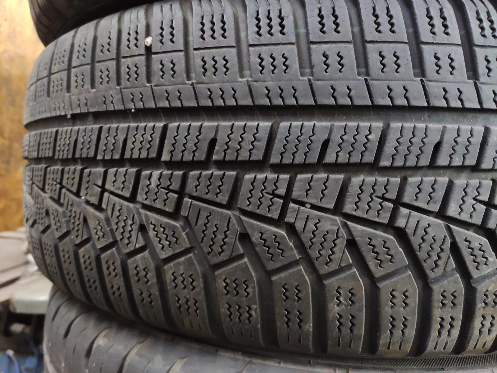Гуми Зимни 205/55R17