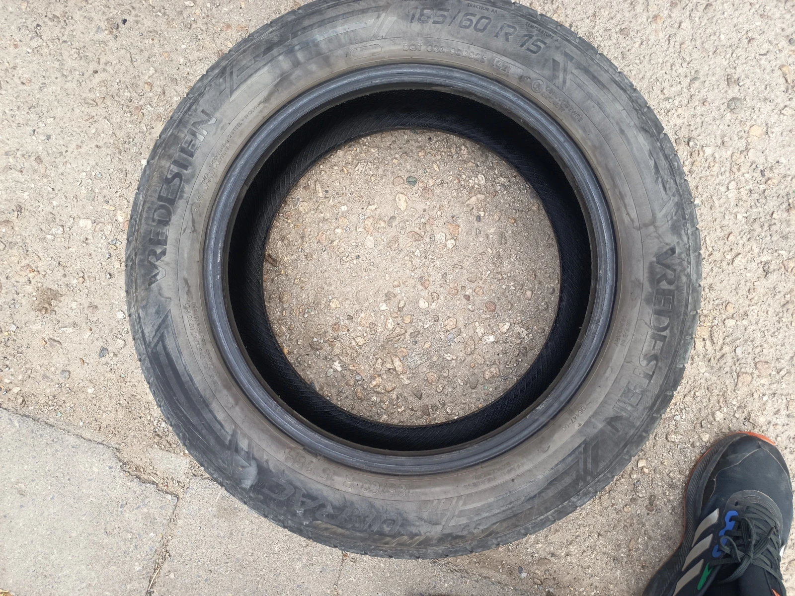 Гуми Летни 185/60R15, снимка 5 - Гуми и джанти - 56192003