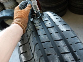 Гуми Летни 255/40R19, снимка 3 - Гуми и джанти - 42747262