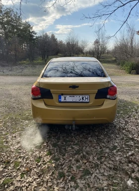 Chevrolet Cruze 1.8i 141коня НА ЧАСТИ!, снимка 3
