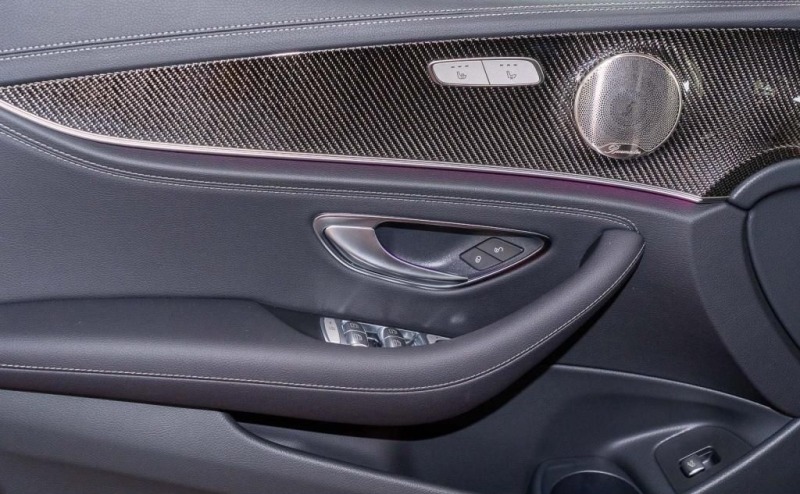 Mercedes-Benz E 400 d T 4Matic = AMG Line= Agility Control Гаранция, снимка 4 - Автомобили и джипове - 45965164