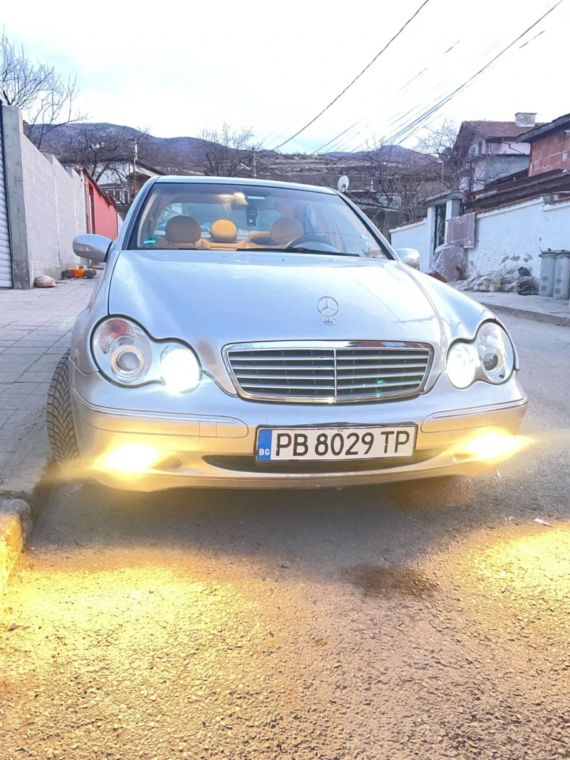 Mercedes-Benz C 180 1, 8, снимка 2 - Автомобили и джипове - 49025381