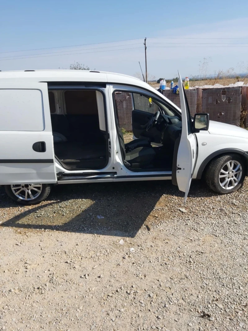 Opel Combo, снимка 2 - Автомобили и джипове - 49524072