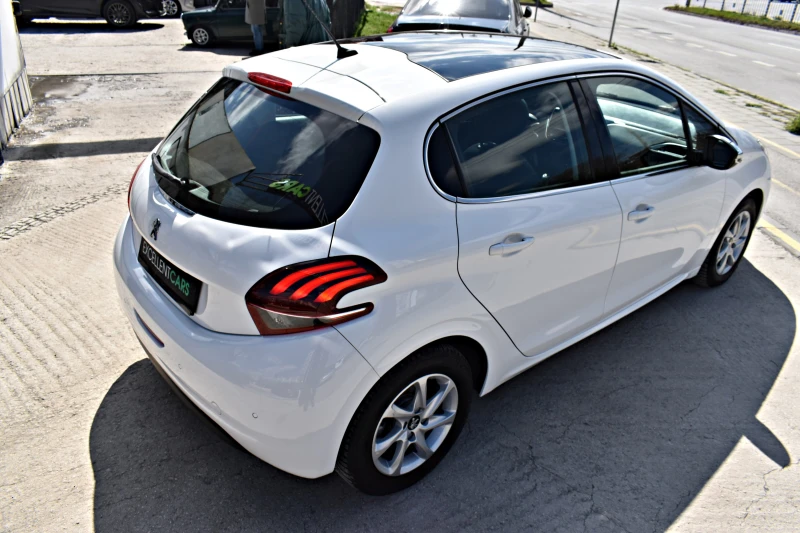 Peugeot 208 1.2i* ALLURE* CAMERA* PANORAMA, снимка 5 - Автомобили и джипове - 49563720