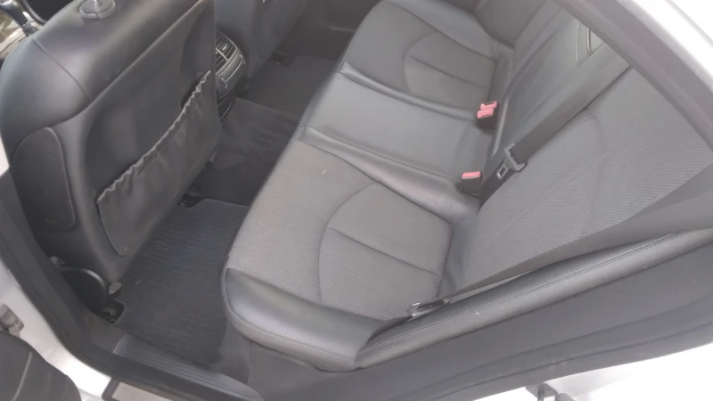 Mercedes-Benz E 220 Mercedes-Benz E-Klasse E 220 CDI Avantgarde, снимка 11 - Автомобили и джипове - 52012639