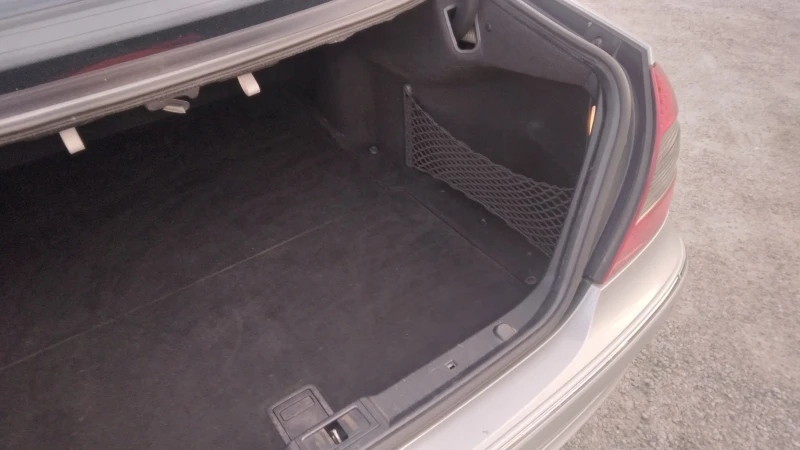 Mercedes-Benz E 220 Mercedes-Benz E-Klasse E 220 CDI Avantgarde, снимка 15 - Автомобили и джипове - 52012639