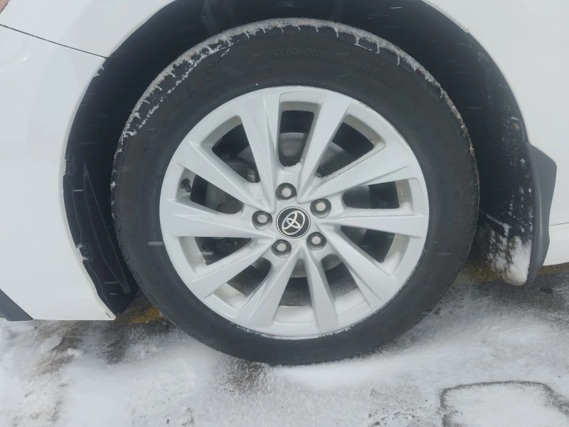 Toyota Camry SE AWD* CARFAX* АВТО КРЕДИТ* , снимка 5 - Автомобили и джипове - 53223332