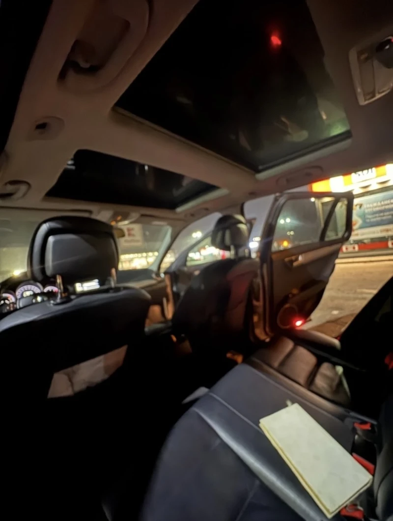 Mercedes-Benz C 220, снимка 8 - Автомобили и джипове - 53471918