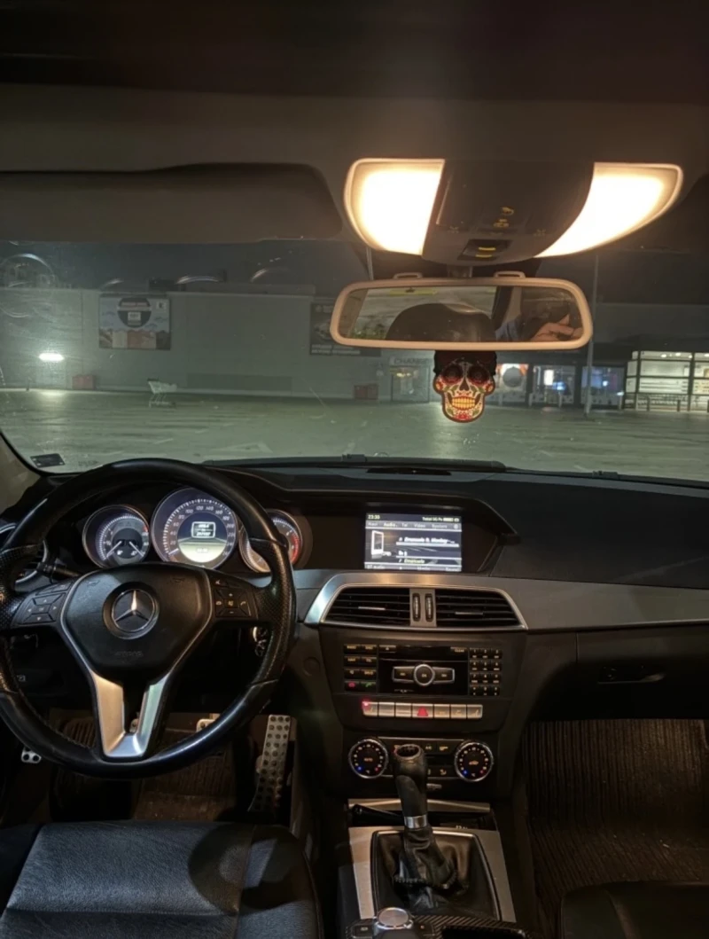 Mercedes-Benz C 220, снимка 7 - Автомобили и джипове - 53471918