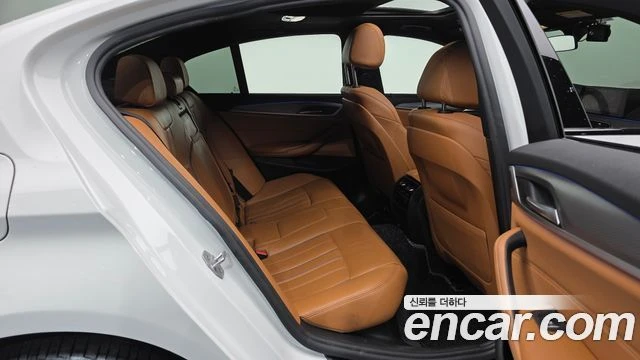 BMW 520 d M Sport| HEAD UP| ШИБЕДАХ| DISTRONIC| ПОДГРЕВ, снимка 13 - Автомобили и джипове - 55814923