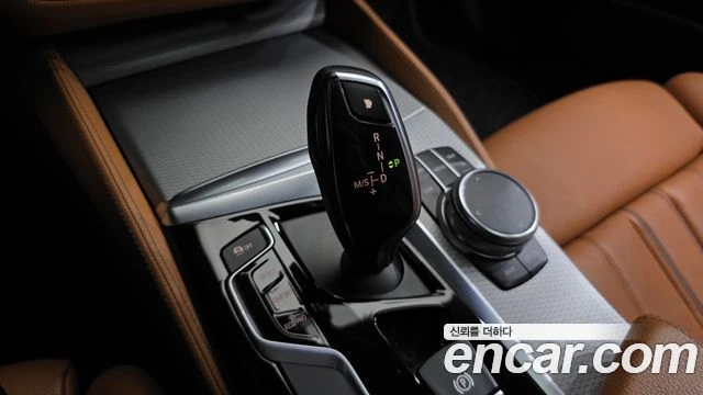 BMW 520 d M Sport| HEAD UP| ШИБЕДАХ| DISTRONIC| ПОДГРЕВ, снимка 8 - Автомобили и джипове - 55814923