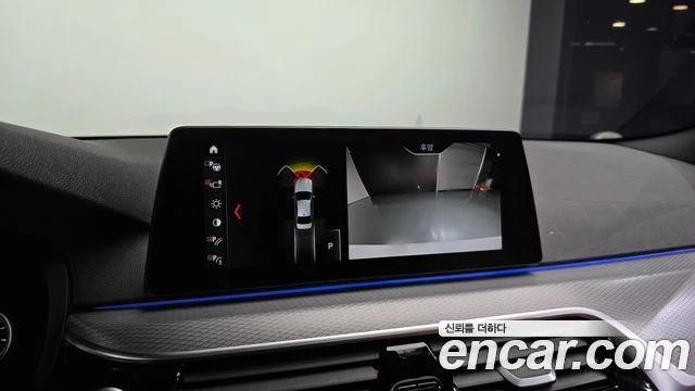 BMW 520 d M Sport| HEAD UP| ШИБЕДАХ| DISTRONIC| ПОДГРЕВ, снимка 10 - Автомобили и джипове - 55814923