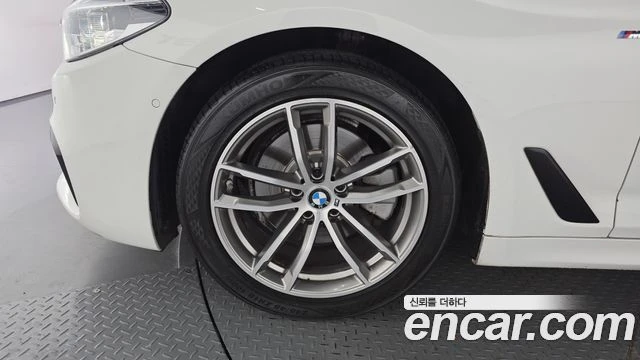 BMW 520 d M Sport| HEAD UP| ШИБЕДАХ| DISTRONIC| ПОДГРЕВ, снимка 17 - Автомобили и джипове - 55814923