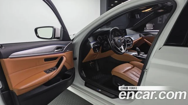 BMW 520 d M Sport| HEAD UP| ШИБЕДАХ| DISTRONIC| ПОДГРЕВ, снимка 4 - Автомобили и джипове - 55814923