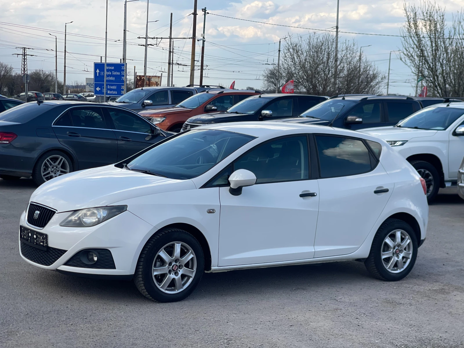 Seat Ibiza 1.2i, снимка 2 - Автомобили и джипове - 42041125