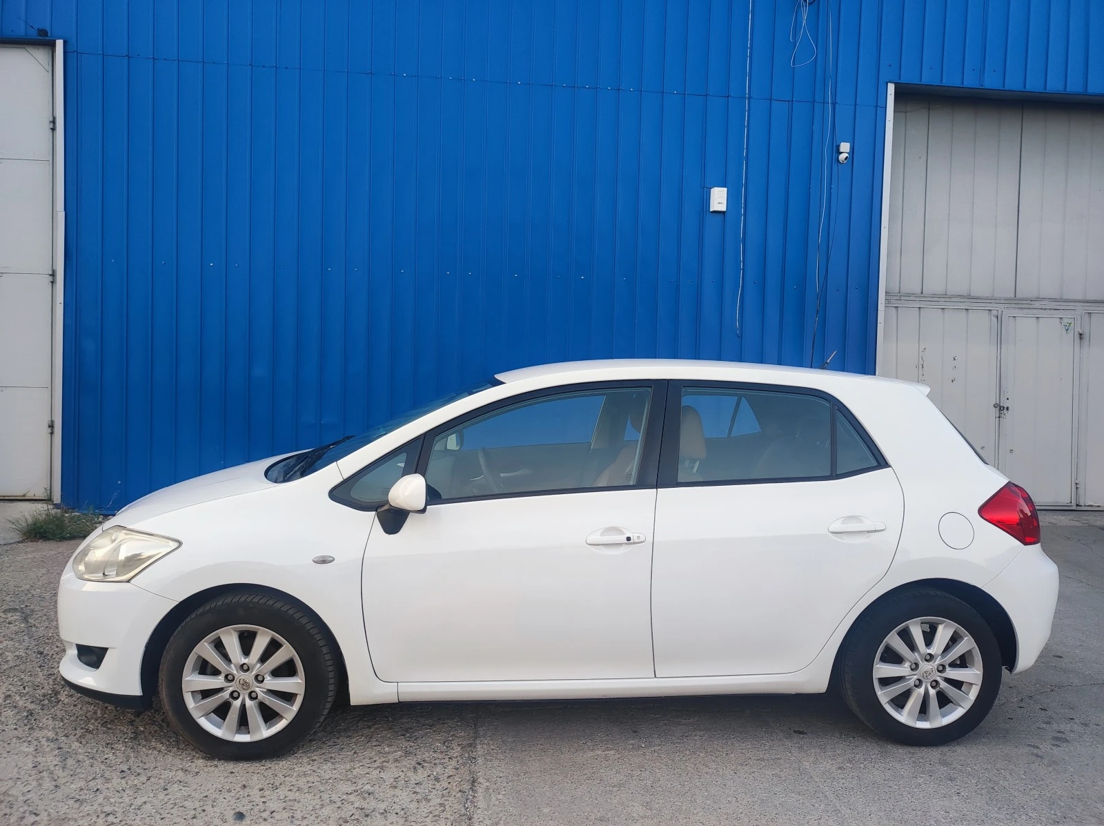 Toyota Auris 1.6 VVTI Key Less , Климатроник кожен салон - изображение 3