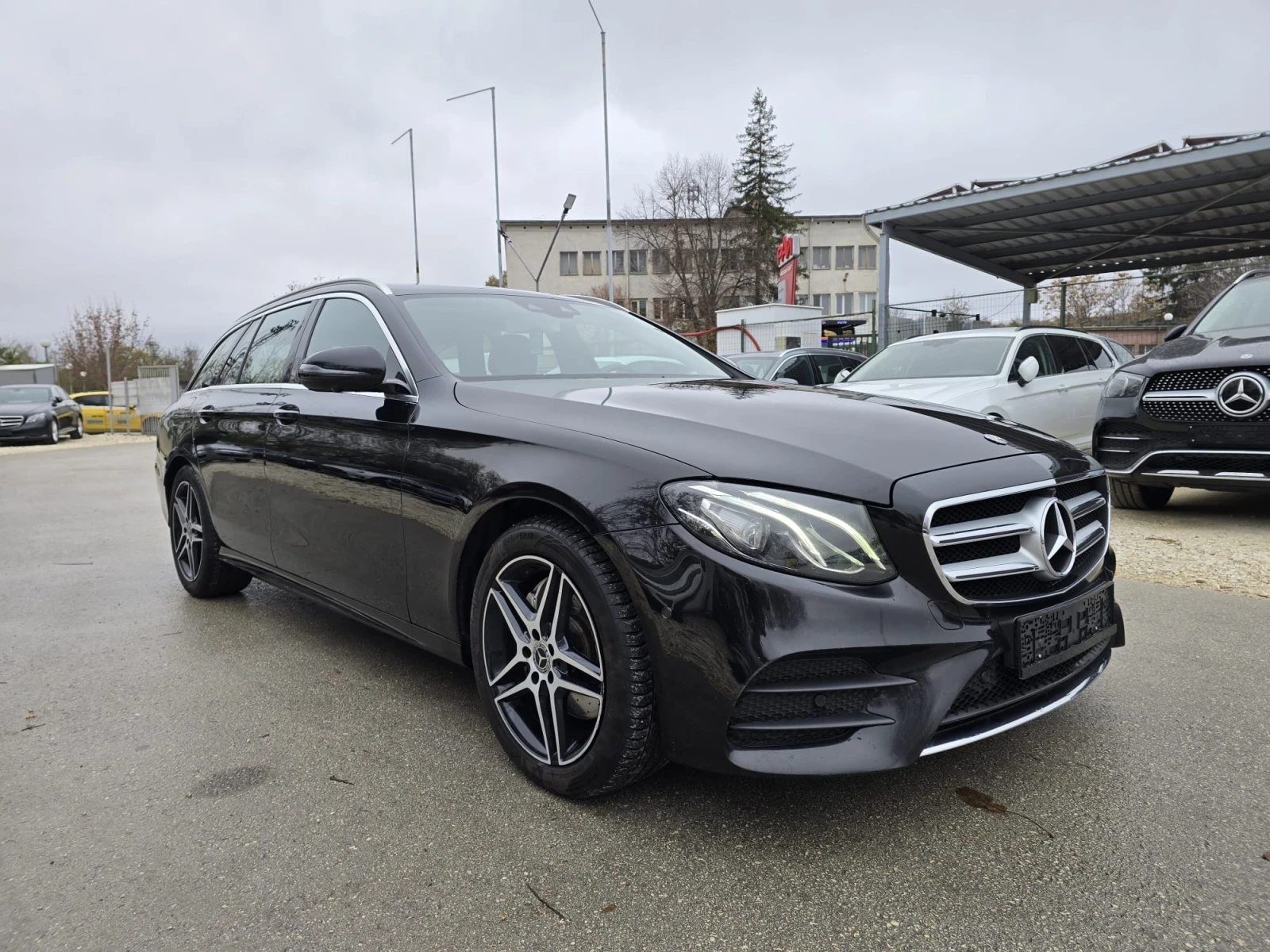 Mercedes-Benz E 220 AMG - 9G Tronic - 194к.с. - 360 Камера - изображение 2