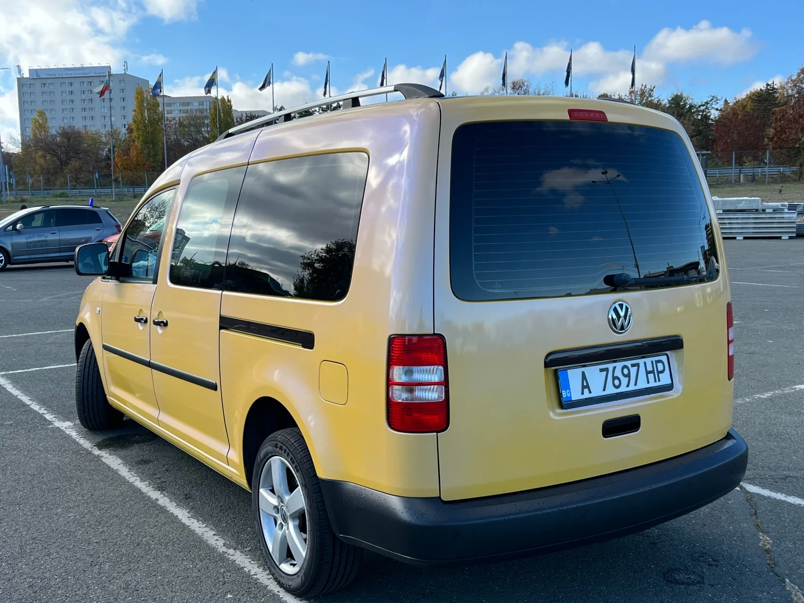 VW Caddy Max - изображение 2