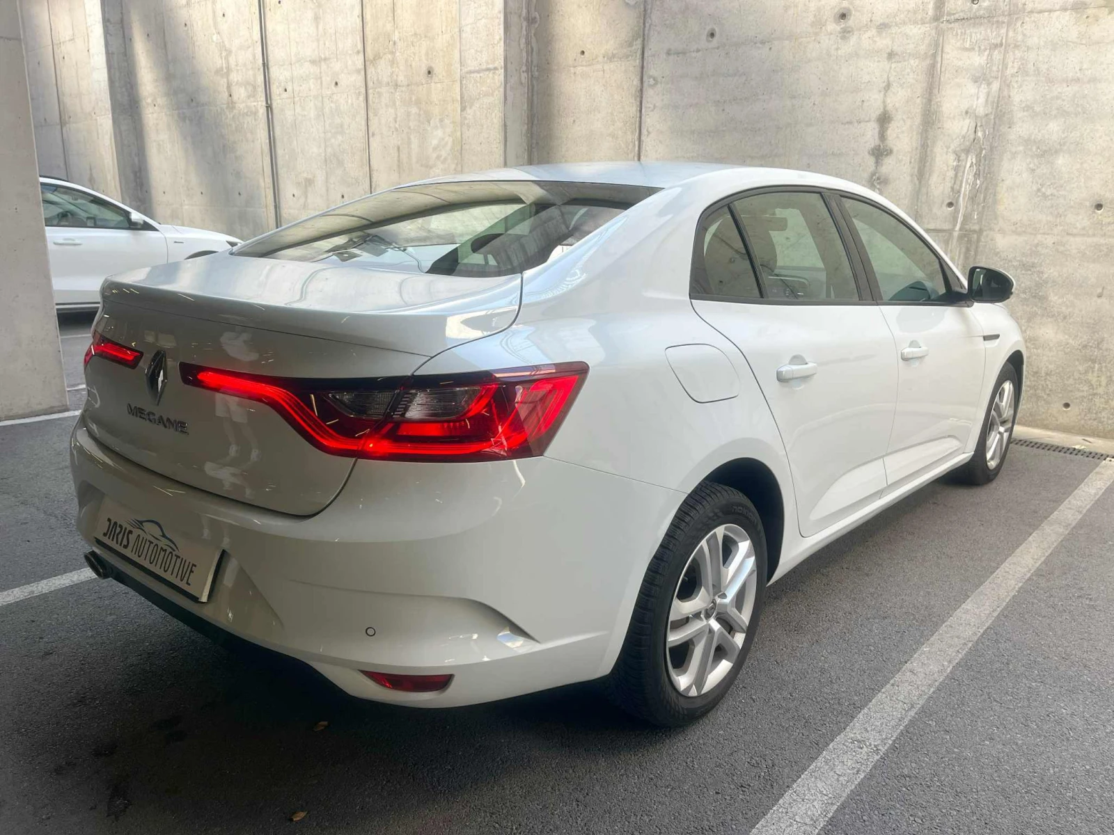 Renault Megane 1.3 TCE MT  - изображение 5
