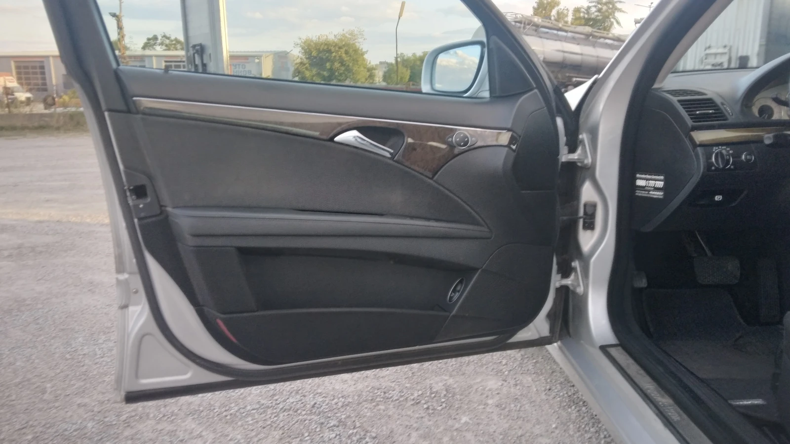 Mercedes-Benz E 220 Mercedes-Benz E-Klasse E 220 CDI Avantgarde - изображение 5