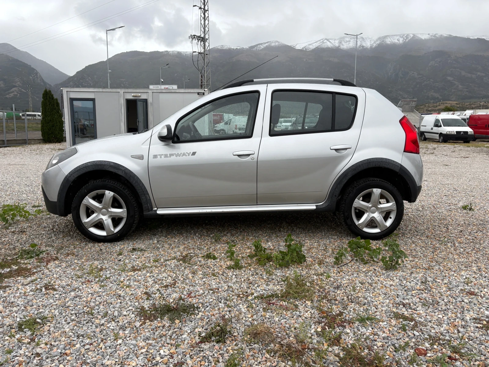 Dacia Sandero Stepway 1.5 dci - изображение 3