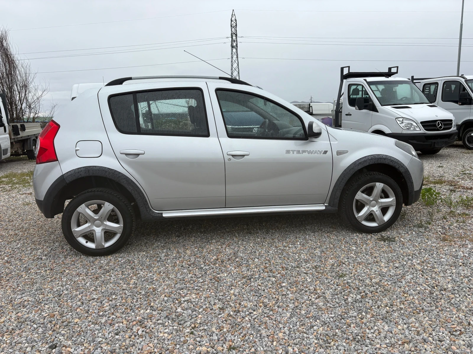 Dacia Sandero Stepway 1.5 dci - изображение 6