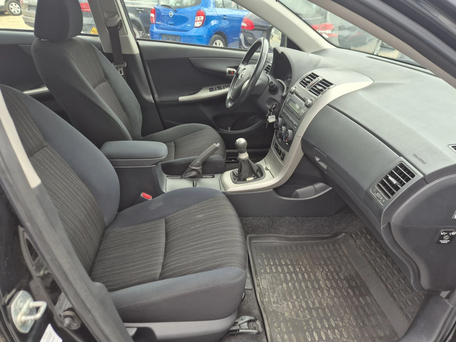 Toyota Corolla 1.6, снимка 10 - Автомобили и джипове - 52277503