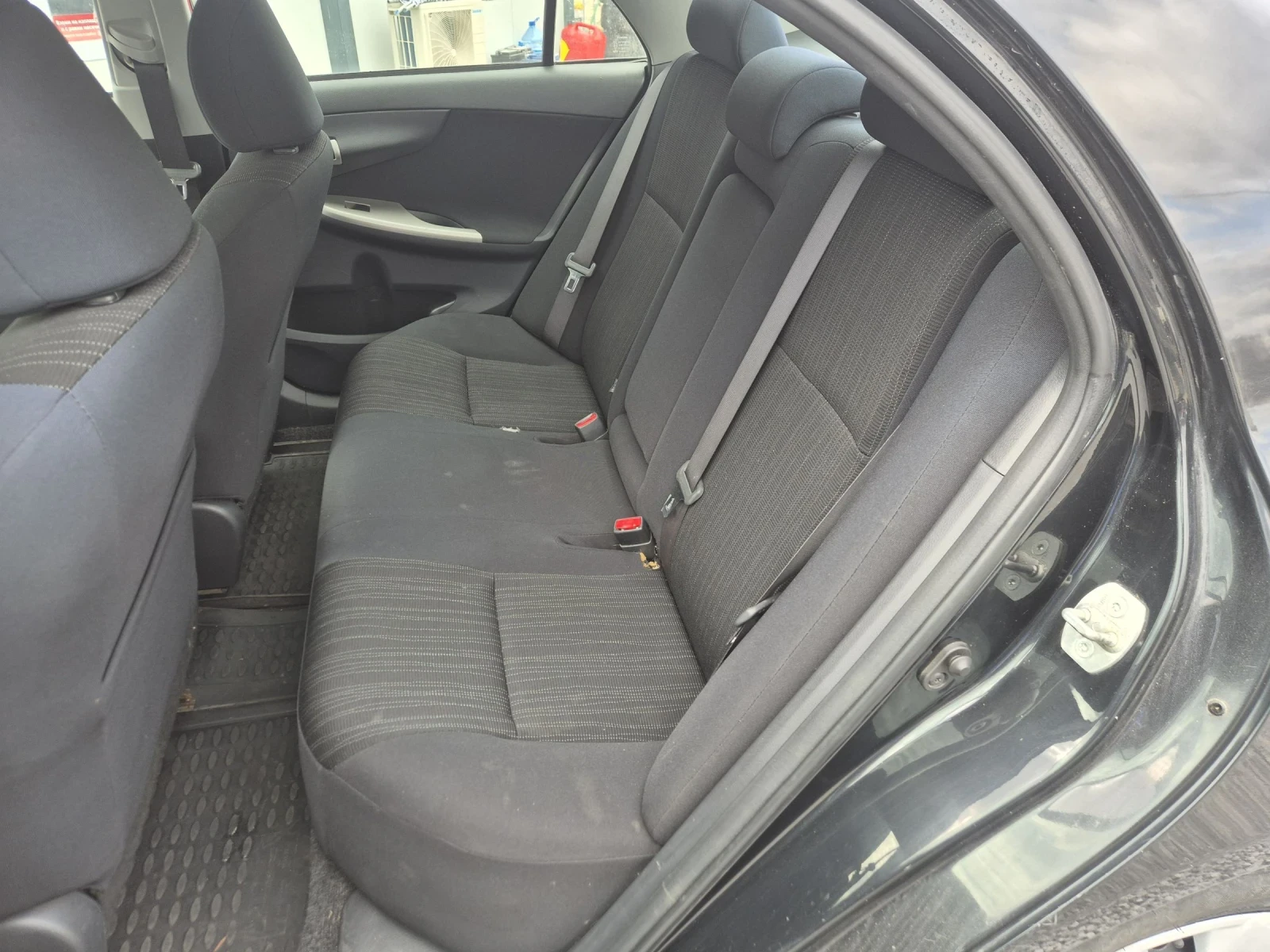 Toyota Corolla 1.6, снимка 13 - Автомобили и джипове - 52277503