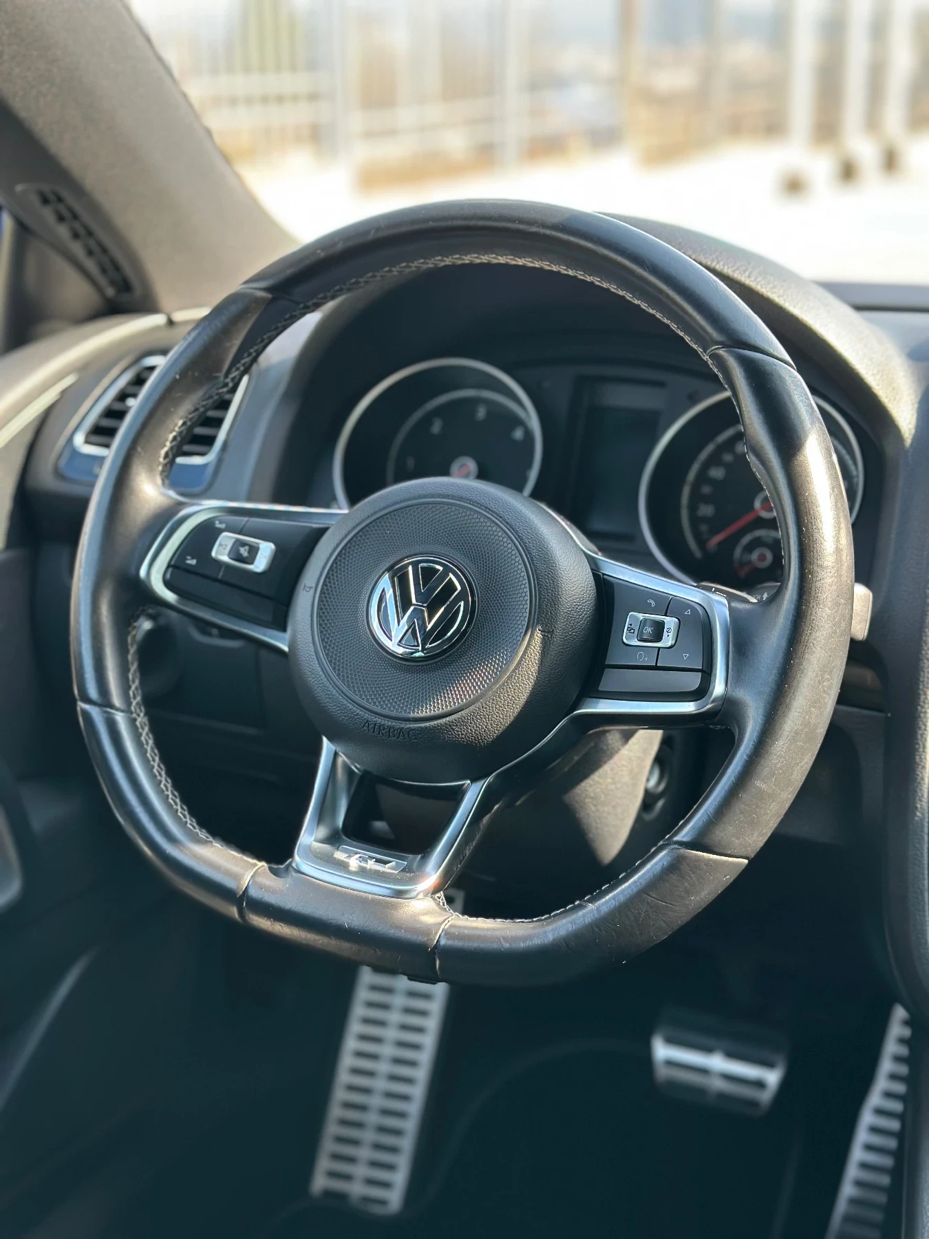 VW Scirocco 2.0D R-Line DSG, снимка 10 - Автомобили и джипове - 53741189