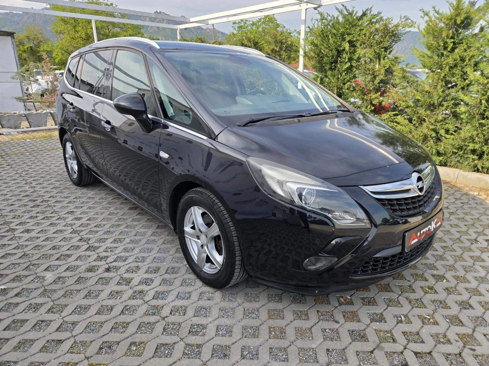Opel Zafira 2.0CDTI-131кс= 7МЕСТА= 6СК= НАВИ= АВТОПИЛОТ= ПАРК, снимка 2 - Автомобили и джипове - 54459480