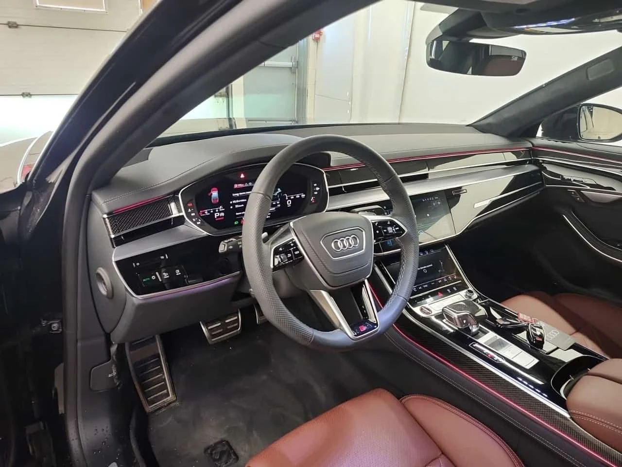 Audi S8 * CARFAX * АВТОКРЕДИТ БЕЗ ПЪРВОНАЧАЛНА ВНОСКА, снимка 11 - Автомобили и джипове - 54679154