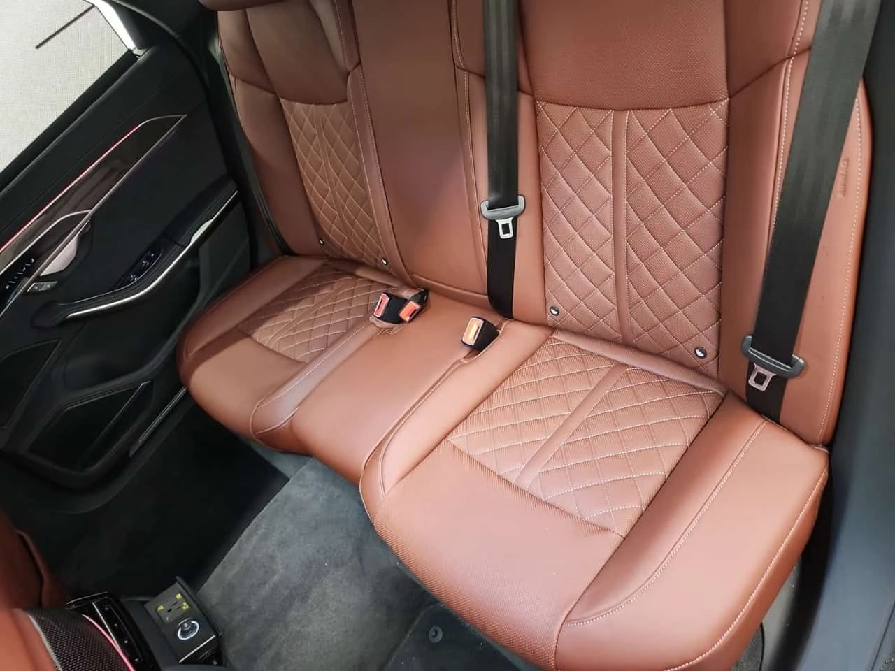 Audi S8 * CARFAX * АВТОКРЕДИТ БЕЗ ПЪРВОНАЧАЛНА ВНОСКА, снимка 13 - Автомобили и джипове - 54679154