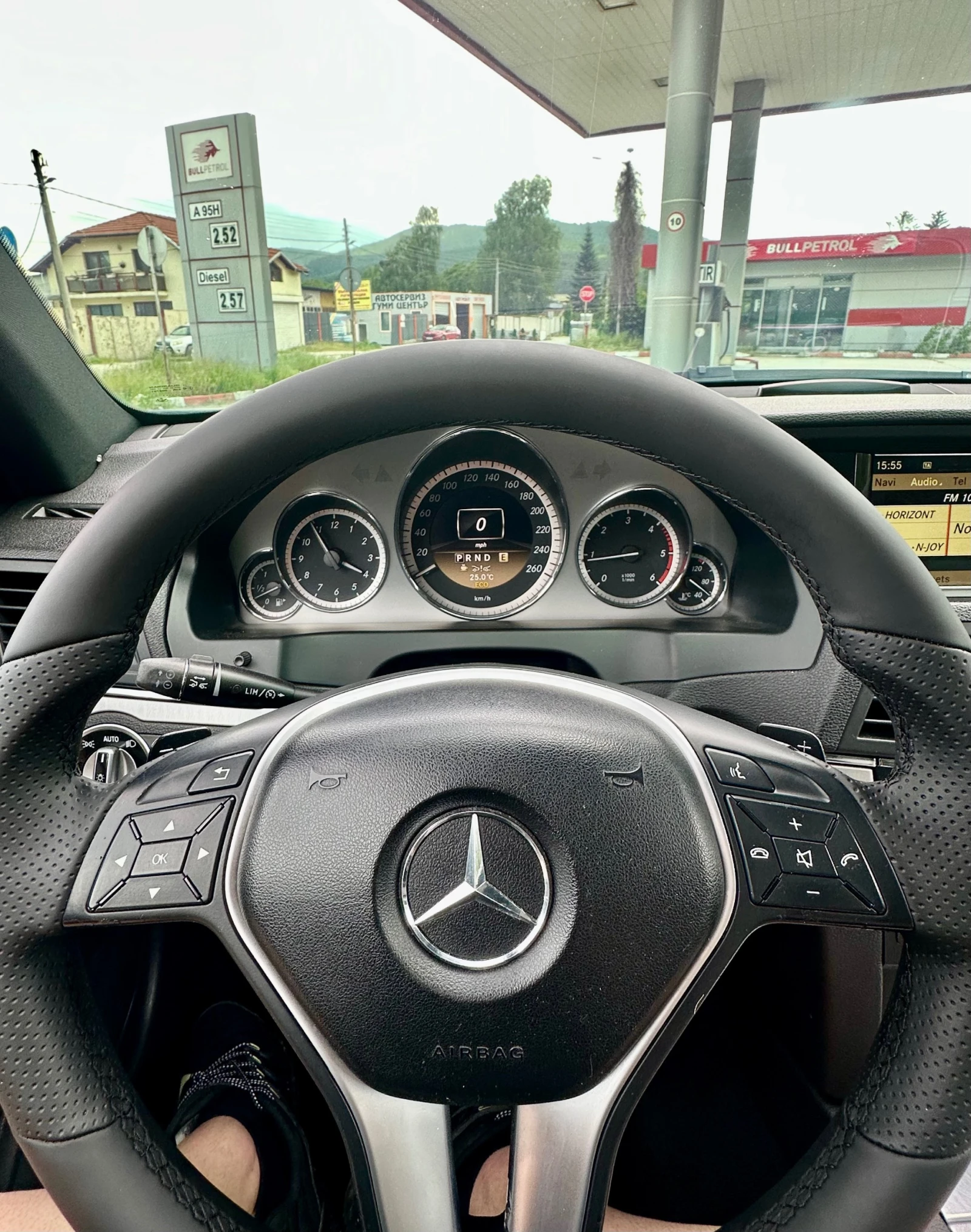 Mercedes-Benz E 250 Coupe AMG-Edition, снимка 8 - Автомобили и джипове - 54703006