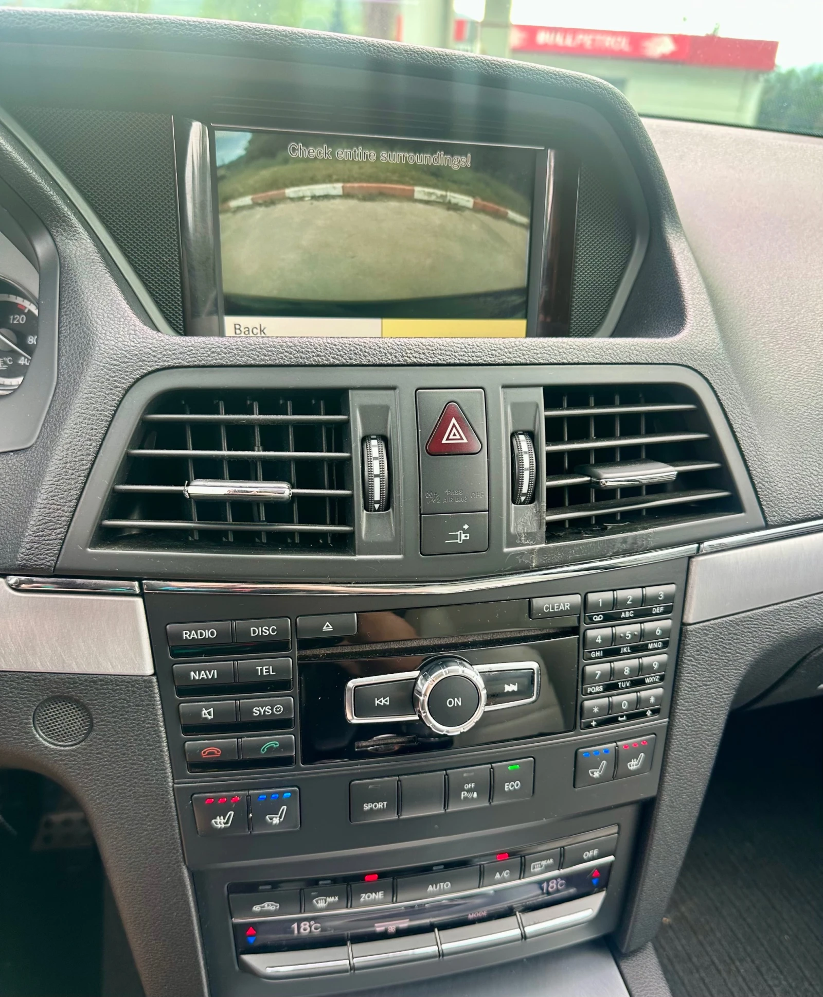 Mercedes-Benz E 250 Coupe AMG-Edition, снимка 9 - Автомобили и джипове - 54703006