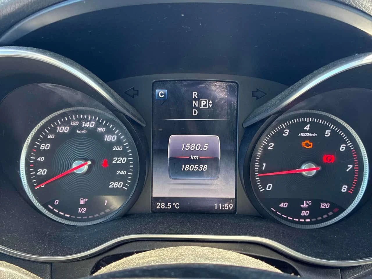 Mercedes-Benz C 300 4MATIC * BURMASTER* ПАНОРАМА* БЯЛ САЛОН* , снимка 8 - Автомобили и джипове - 54864111