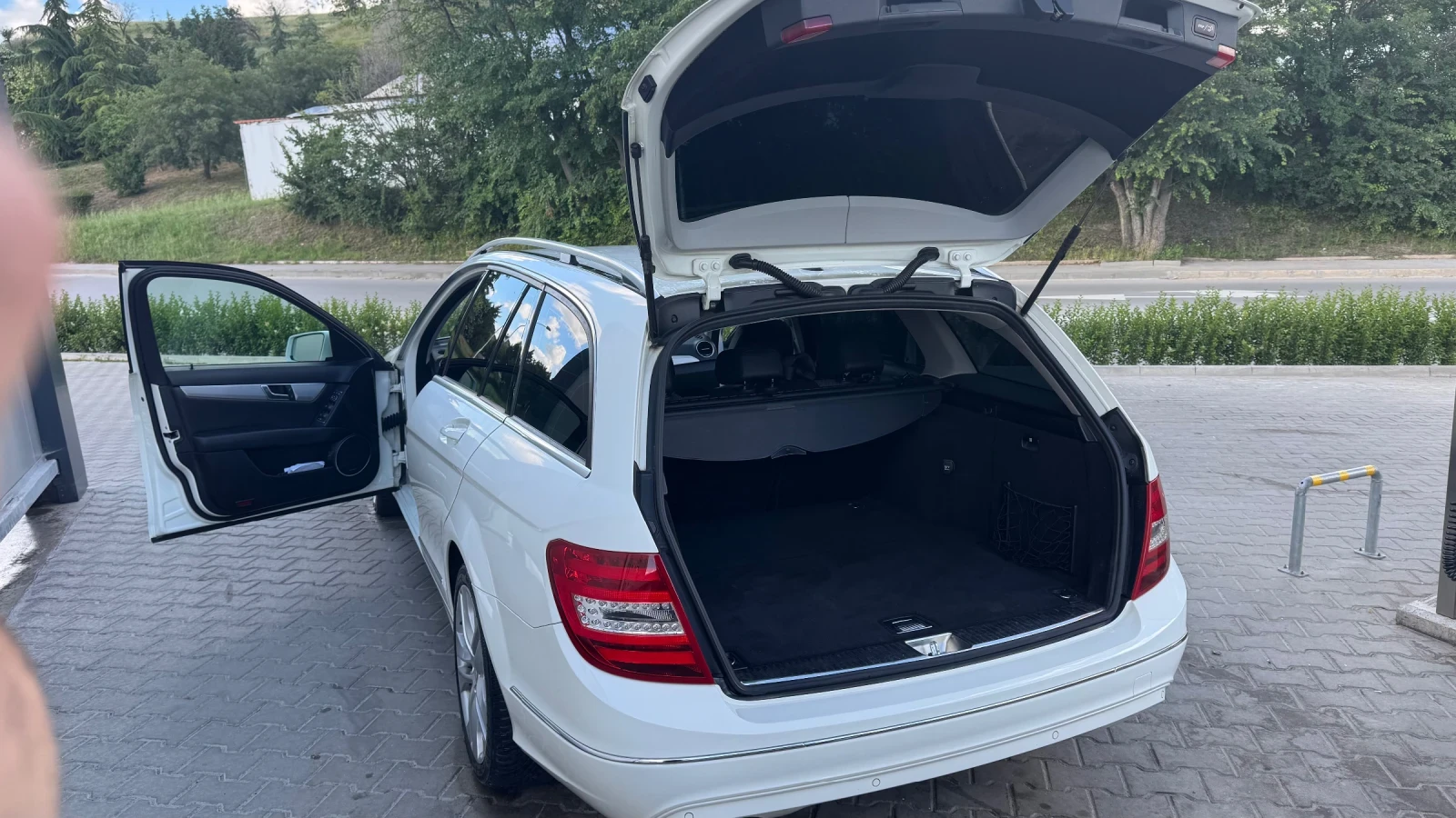 Mercedes-Benz C 220 C220, снимка 4 - Автомобили и джипове - 54903835