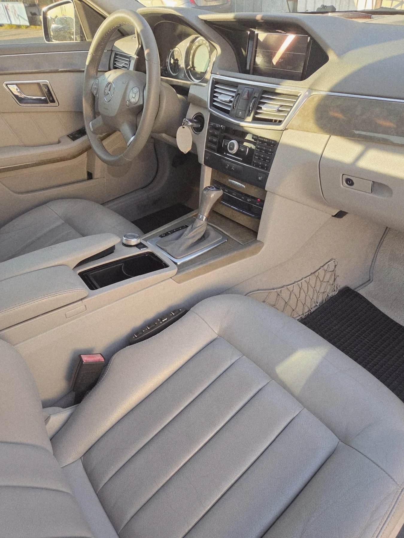 Mercedes-Benz E 250 2.5, снимка 11 - Автомобили и джипове - 55837503