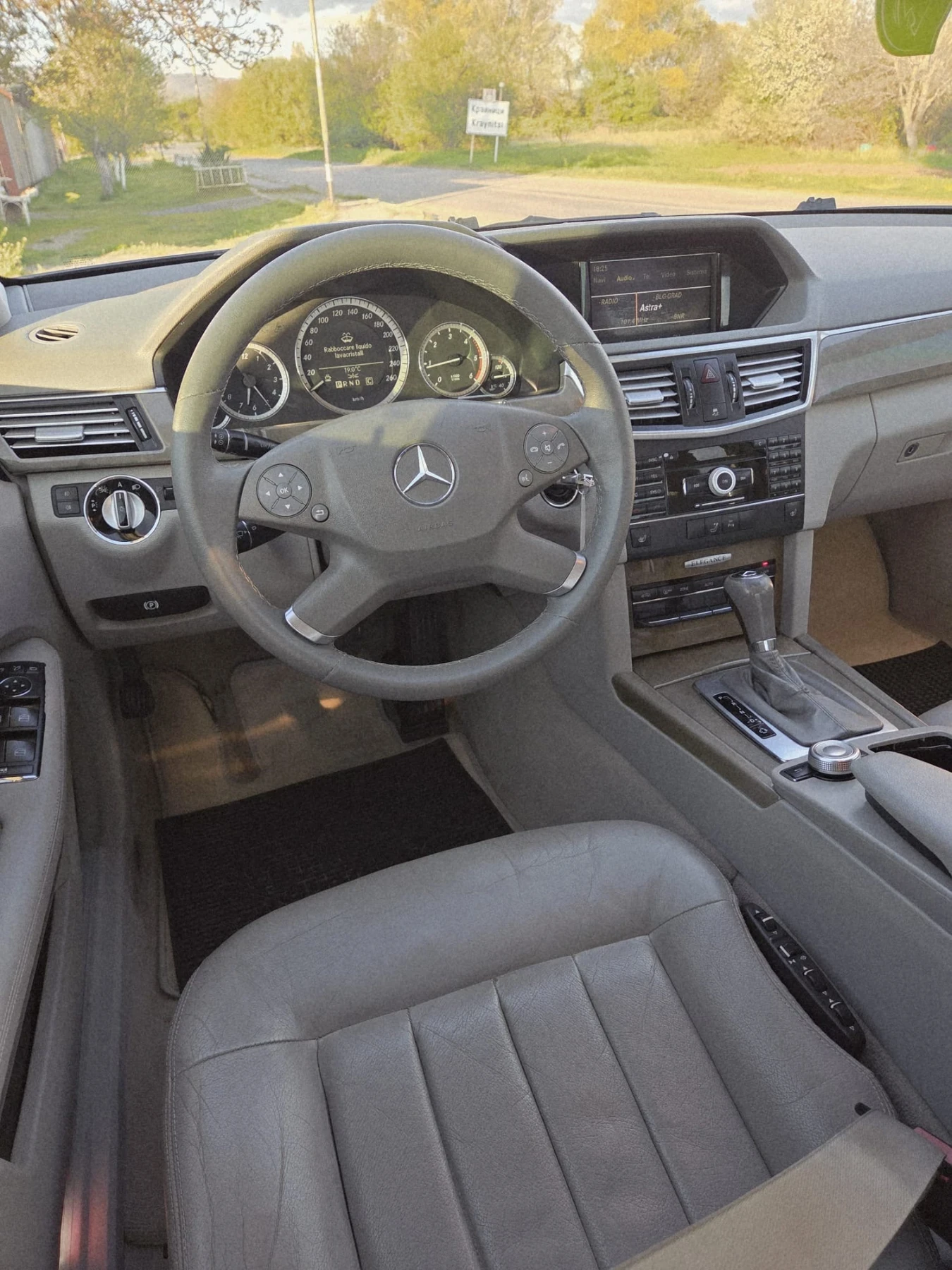 Mercedes-Benz E 250 2.5, снимка 10 - Автомобили и джипове - 55837503